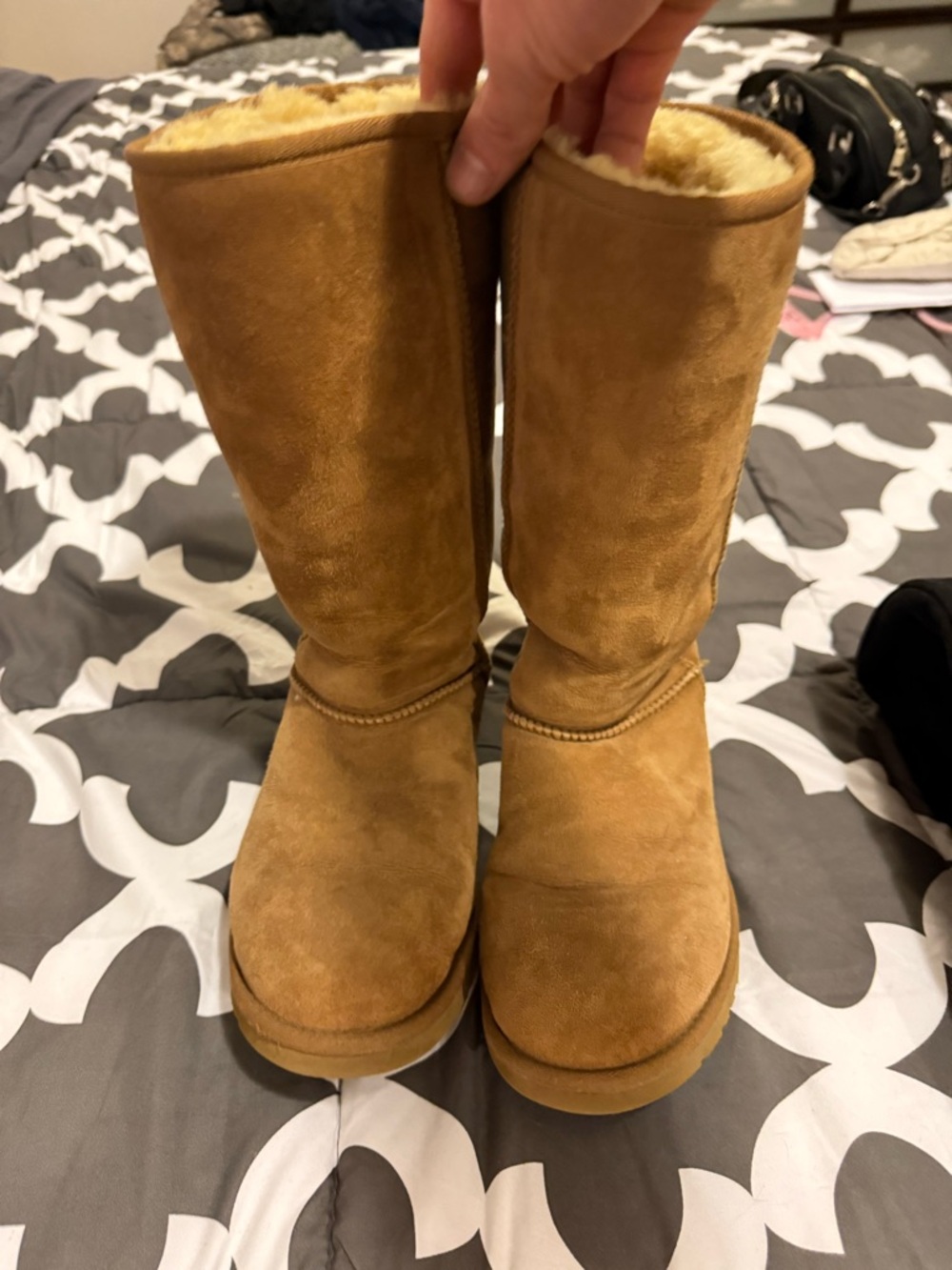 UGG Shearling-Lined Interior in Chestnut Tone